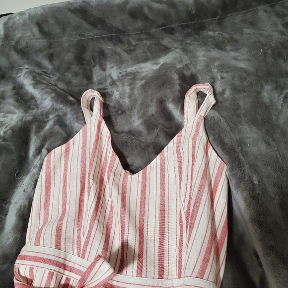 The perfect linen jumpsuit - Picture 3 of 5